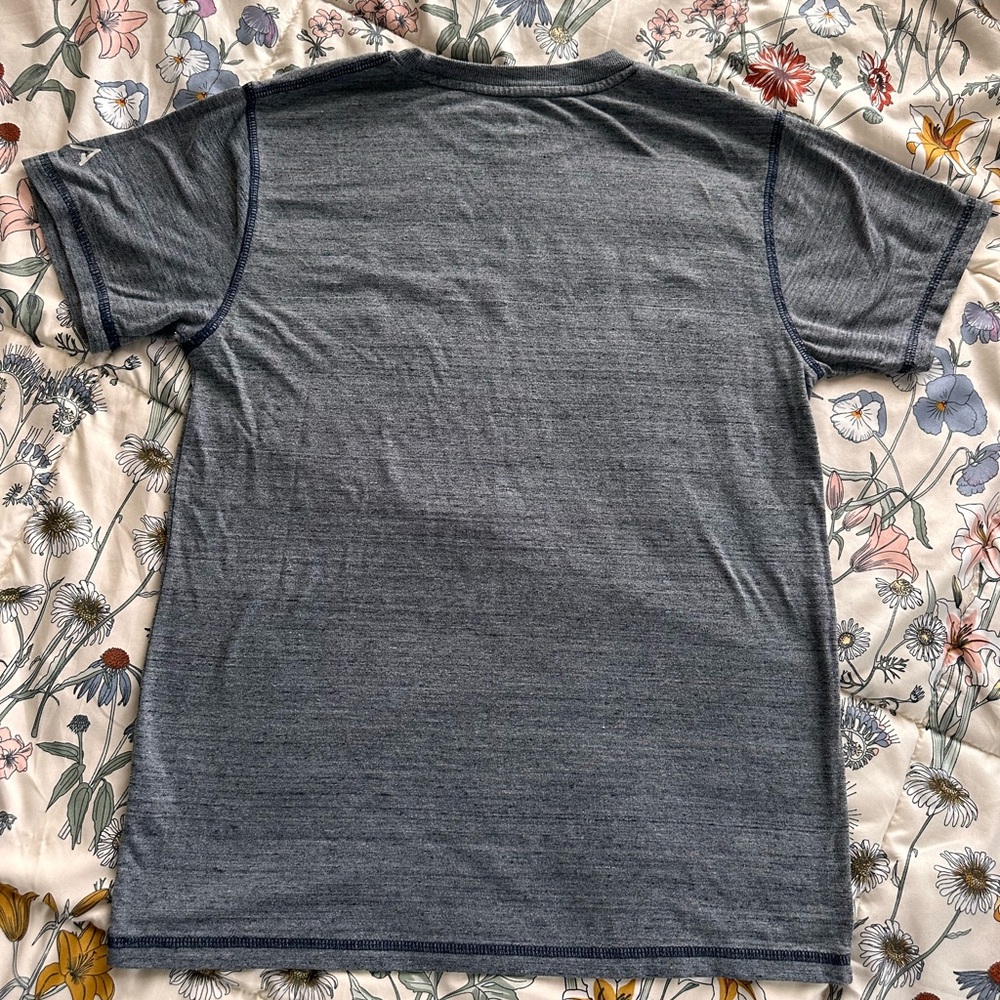 UConn Huskies Graphic Tee – Alta Gracia Fair Trade – Gray – Size M - Picture 4 of 5